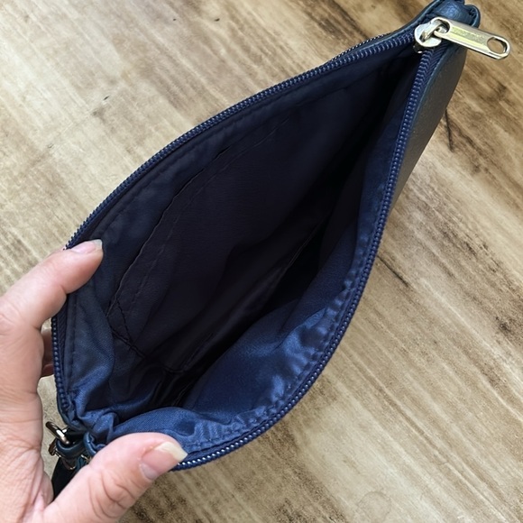 Miluu Blue Leather Heart Wristlet NWOT - Picture 4 of 6